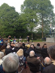 Burgemeester Geke Faber noemt de familie Pel in haar toespraak